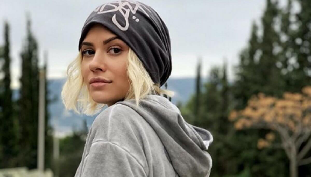 «Έλεος κάπου Λάουρα μου! Δεν είσαι ράπερ! Όπου βλέπω ψωνάρα θα την κράζω»