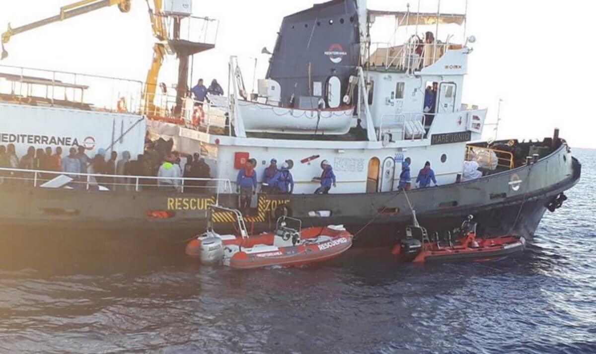 Ιταλία: Κατάσχεσαν το πλοίο που διέσωσε από πνιγμό δεκάδες μετανάστες!