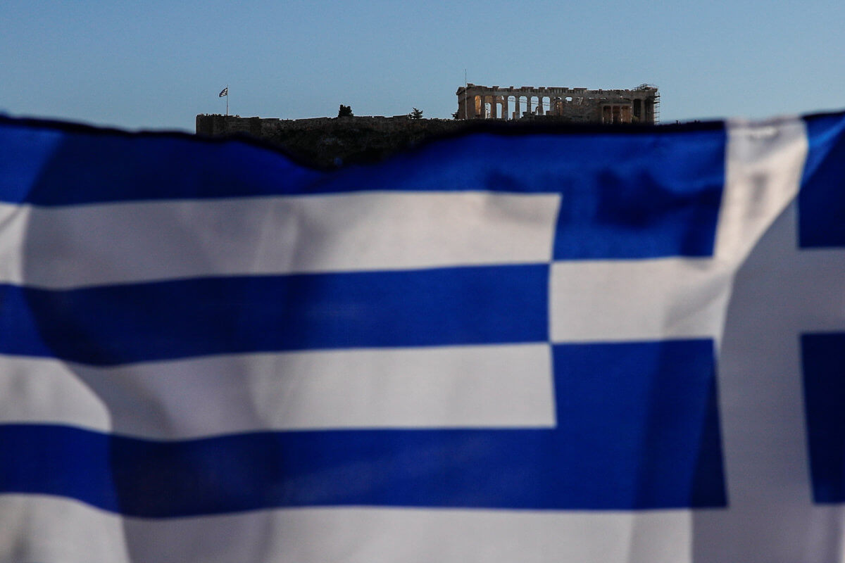 Ράλι στα ελληνικά ομόλογα μετά από την αναβάθμιση της οικονομίας από τον Fitch