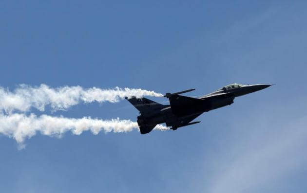 Έτσι το ινδικό μαχητικό αεροσκάφος Su-30 “ταπείνωσε” τα F-16 του Πακιστάν!
