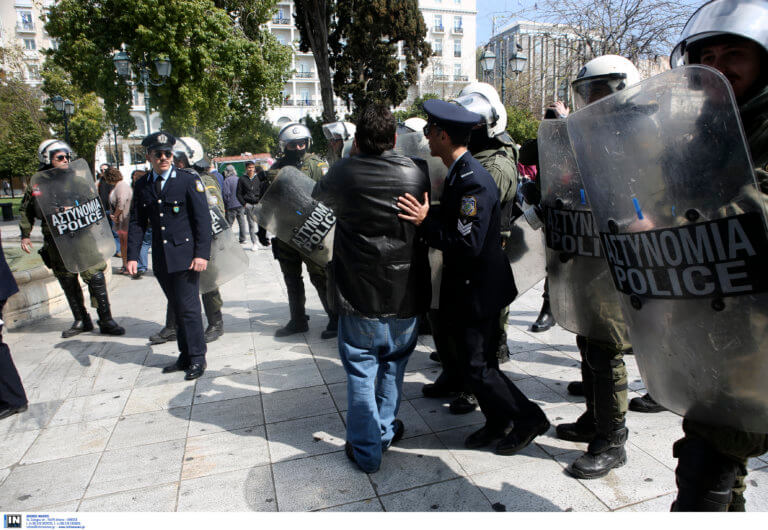 Σιδερόφραχτη και με τον φόβο επεισοδίων η παρέλαση της 25ης Μαρτίου - 1.600 αστυνομικοί μόνο στην Αθήνα