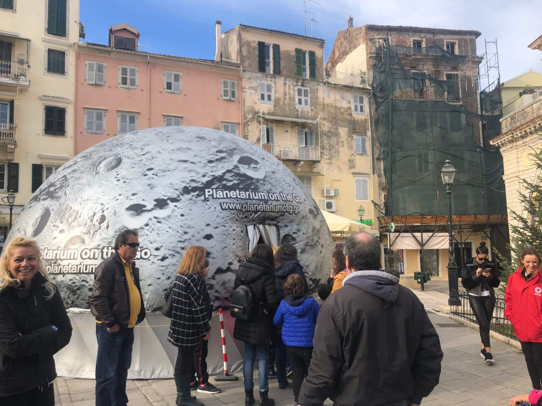 Κέρκυρα: Έφτασε το φορητό ψηφιακό πλανητάριο – Συναρπαστικά ταξίδια στο διάστημα [pic]