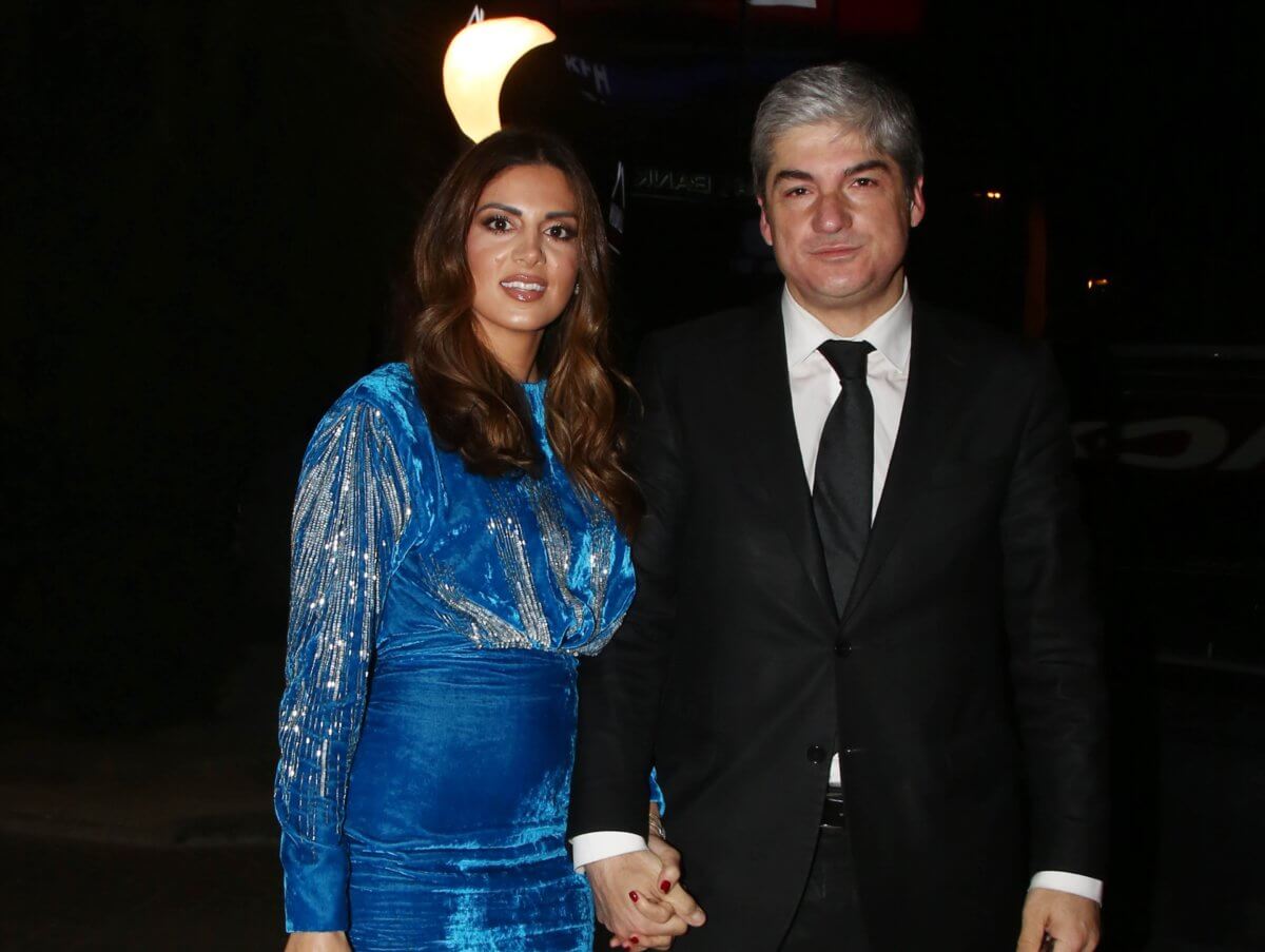 Σταματίνα Τσιμτσιλή: Πού έκανε αυτή τη λαμπερή εμφάνιση μαζί με τον σύζυγό της Θέμη Σοφό; [pics]