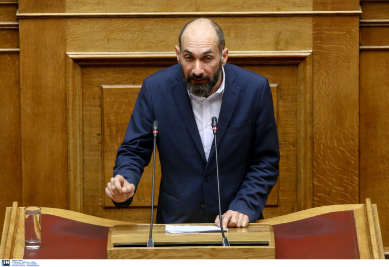 Βουλευτής ΣΥΡΙΖΑ: «Επικίνδυνη αυθαιρεσία» ο σταυρός στην ακτή Απελή στη Λέσβο | Newsit.gr Βουλευτής ΣΥΡΙΖΑ: «Επικίνδυνη αυθαιρεσία» ο σταυρός στην ακτή Απελή στη Λέσβο | Newsit.gr