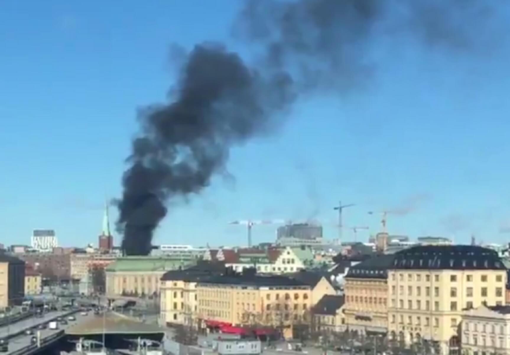 Μεγάλη έκρηξη στη Στοκχόλμη! Πυκνοί καπνοί καλύπτουν την πόλη!