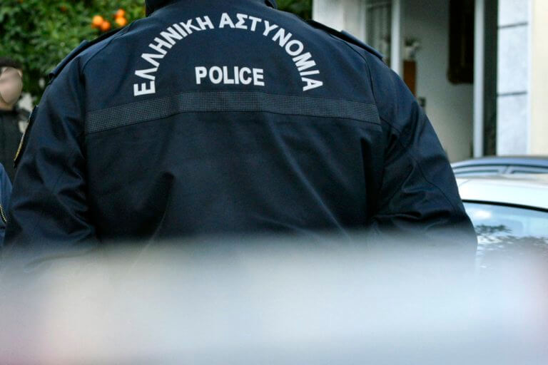 Κρήτη: Οι απατεώνες ντύνονταν αστυνομικοί! | Newsit.gr Κρήτη: Οι απατεώνες ντύνονταν αστυνομικοί! | Newsit.gr
