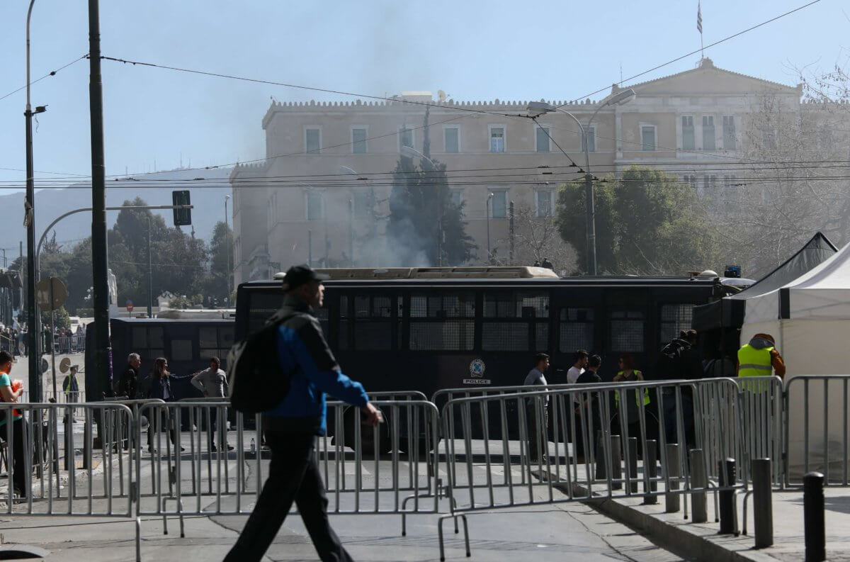 Προσοχή: Κλειστό και σήμερα το Σύνταγμα για γυρίσματα