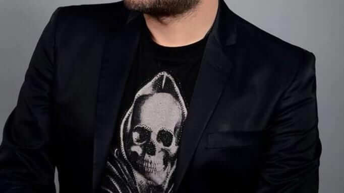 «Με απείλησαν ότι θα με σκοτώσουν αν ξανατραγουδήσω στην Αθήνα»