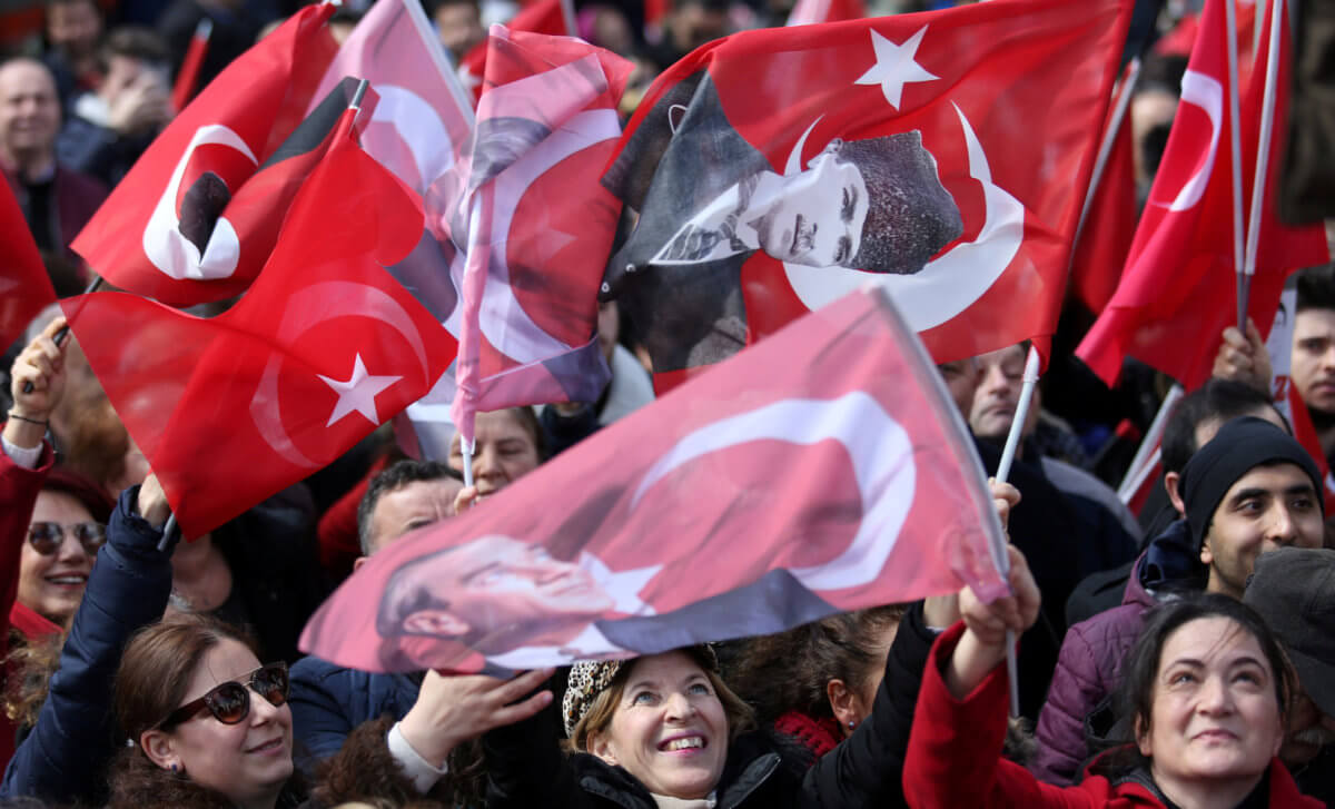 Τουρκία: Ψηφίζουν 57 εκατ. πολίτες με “άρωμα”…  οικονομικής κατάρρευσης