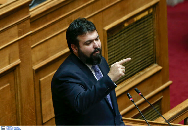Οργισμένος Βασιλειάδης για το φερόμενο «μαχαίρωμα γυναίκας οπαδού του Παναθηναϊκού»! | Newsit.gr Οργισμένος Βασιλειάδης για το φερόμενο «μαχαίρωμα γυναίκας οπαδού του Παναθηναϊκού»! | Newsit.gr