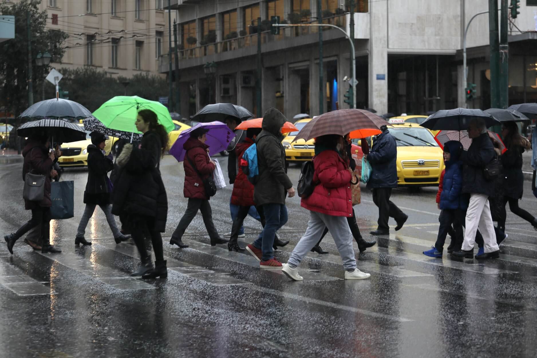 Καιρός αύριο: Βροχές, ομίχλες και πτώση της θερμοκρασίας – Αναλυτική πρόγνωση