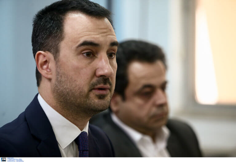 Χαρίτσης: «Έρχονται» ρυθμίσεις για τους εργαζόμενος στους ΟΤΑ και τις σχολικές καθαρίστριες | Newsit.gr Χαρίτσης: «Έρχονται» ρυθμίσεις για τους εργαζόμενος στους ΟΤΑ και τις σχολικές καθαρίστριες | Newsit.gr