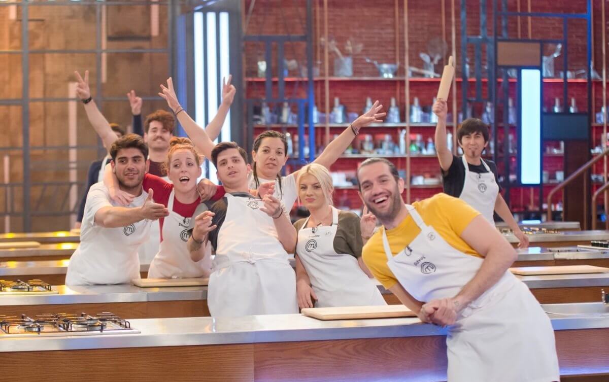 Ποιος αποχωρεί από το MasterChef; Τους υποδέχονται «παγωμένα» στο σπίτι!