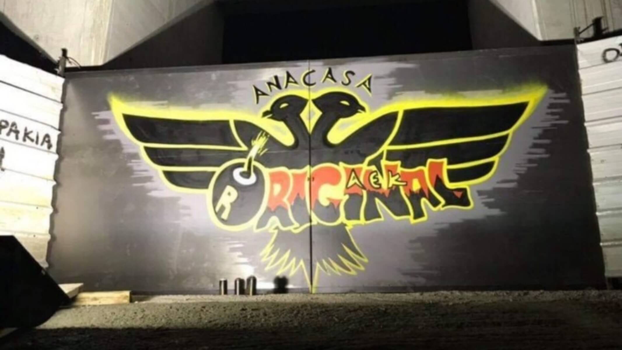 Γήπεδο ΑΕΚ: Γκράφιτι στην είσοδο του εργοταξίου της “Αγιάς-Σοφιάς”