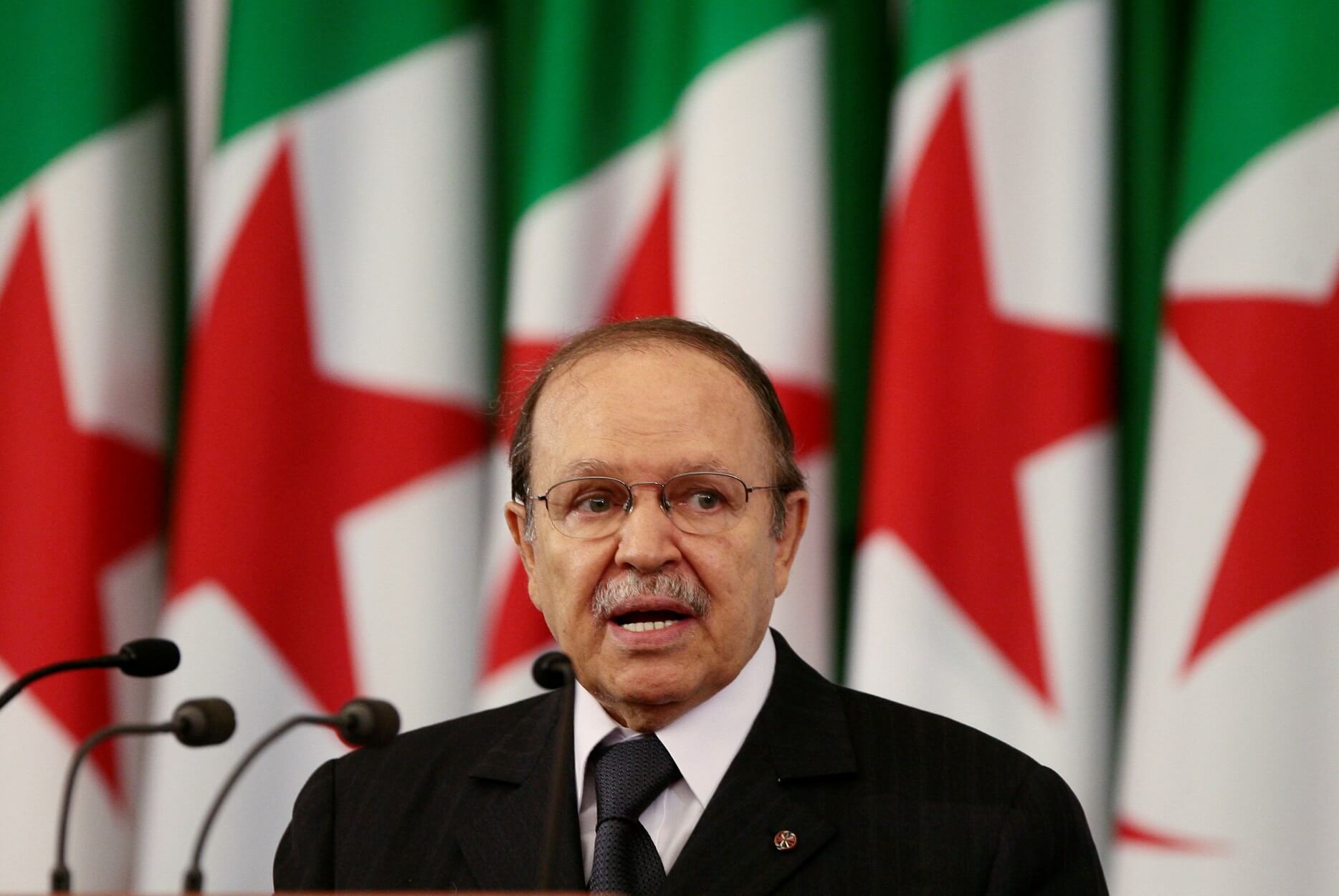 Μπουτεφλίκα: Παραιτείται ο επί 20 χρόνια πρόεδρος της Αλγερίας!