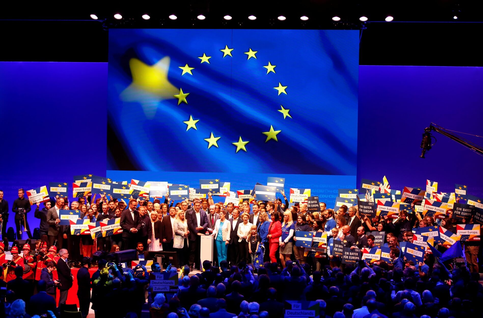 Ευρωεκλογές 2019: Το πρώτο μεγάλο ντιμπέιτ από το Politico – Απών ο Βέμπερ!