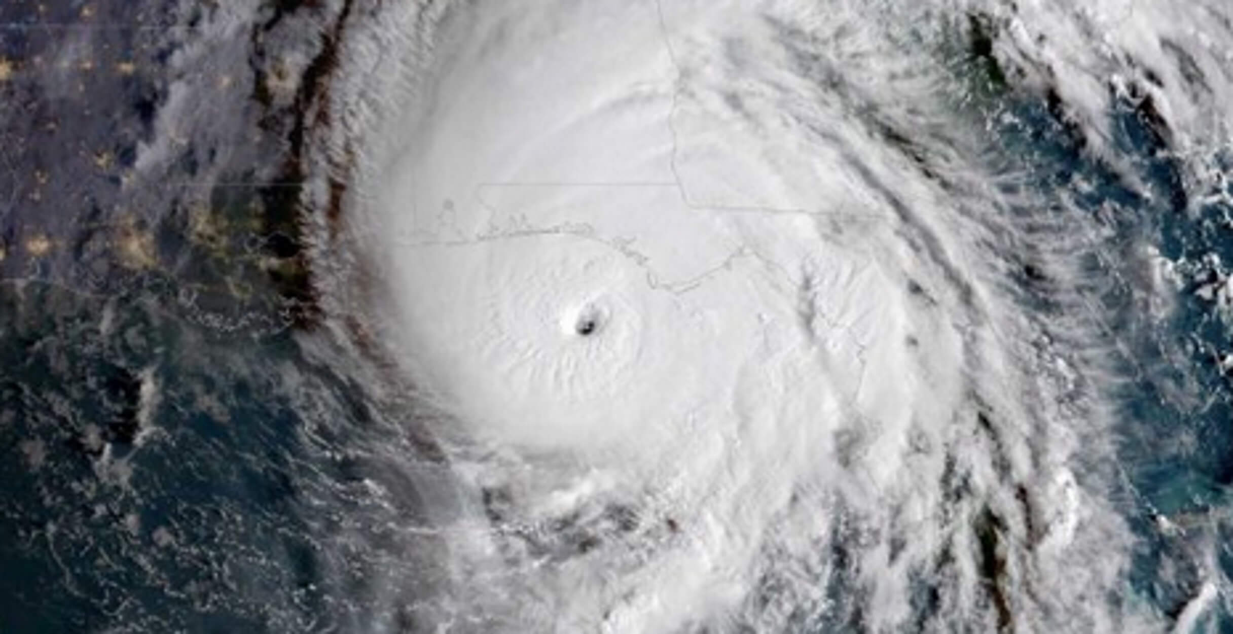 Φλόριντα: Σαρώθηκε από τον τυφώνα “Μάικλ”, τον ισχυρότερο στις ΗΠΑ από το 1992!