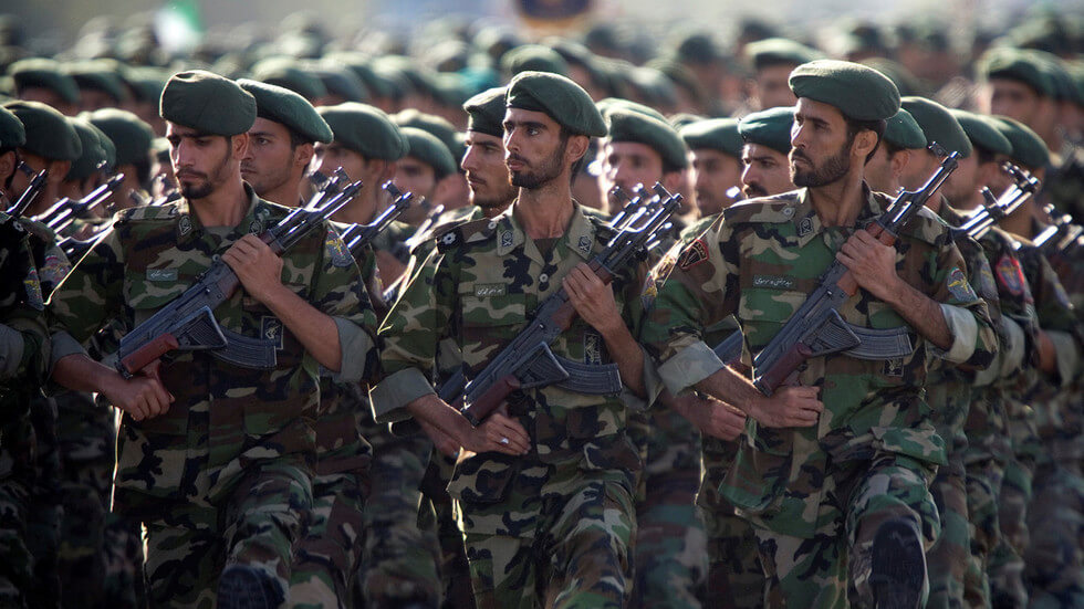 Θεαματική στρατιωτική παρέλαση στο Ιράν [video]