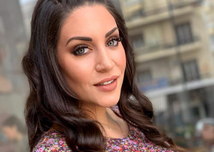 Η εγκυμονούσα Φελίσια Λαπάτη φωτογραφίζεται μαζί με την γοητευτική μητέρα της – Δείτε πόσο μοιάζουν!