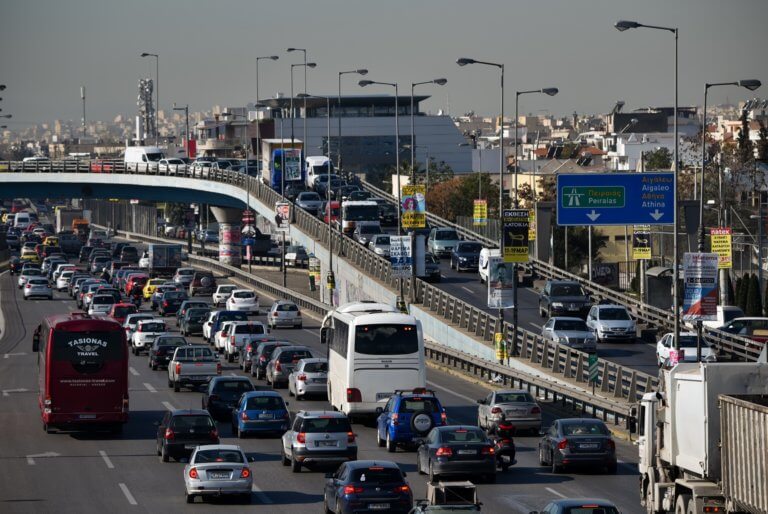 Καραμπόλα με έναν τραυματία και μποτιλιάρισμα στον Κηφισό!