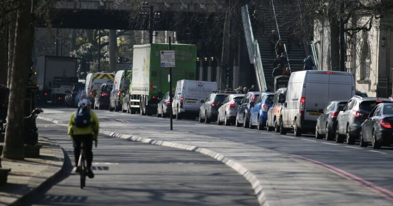 Ποια ευρωπαϊκή πόλη βάζει διόδια για τα παλιά αυτοκίνητα;
