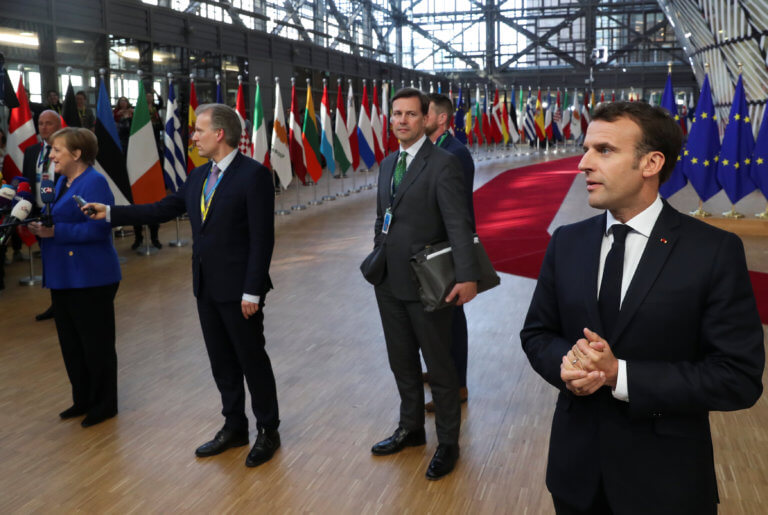 Μακρόν για Brexit: Τίποτα δεν είναι δεδομένο