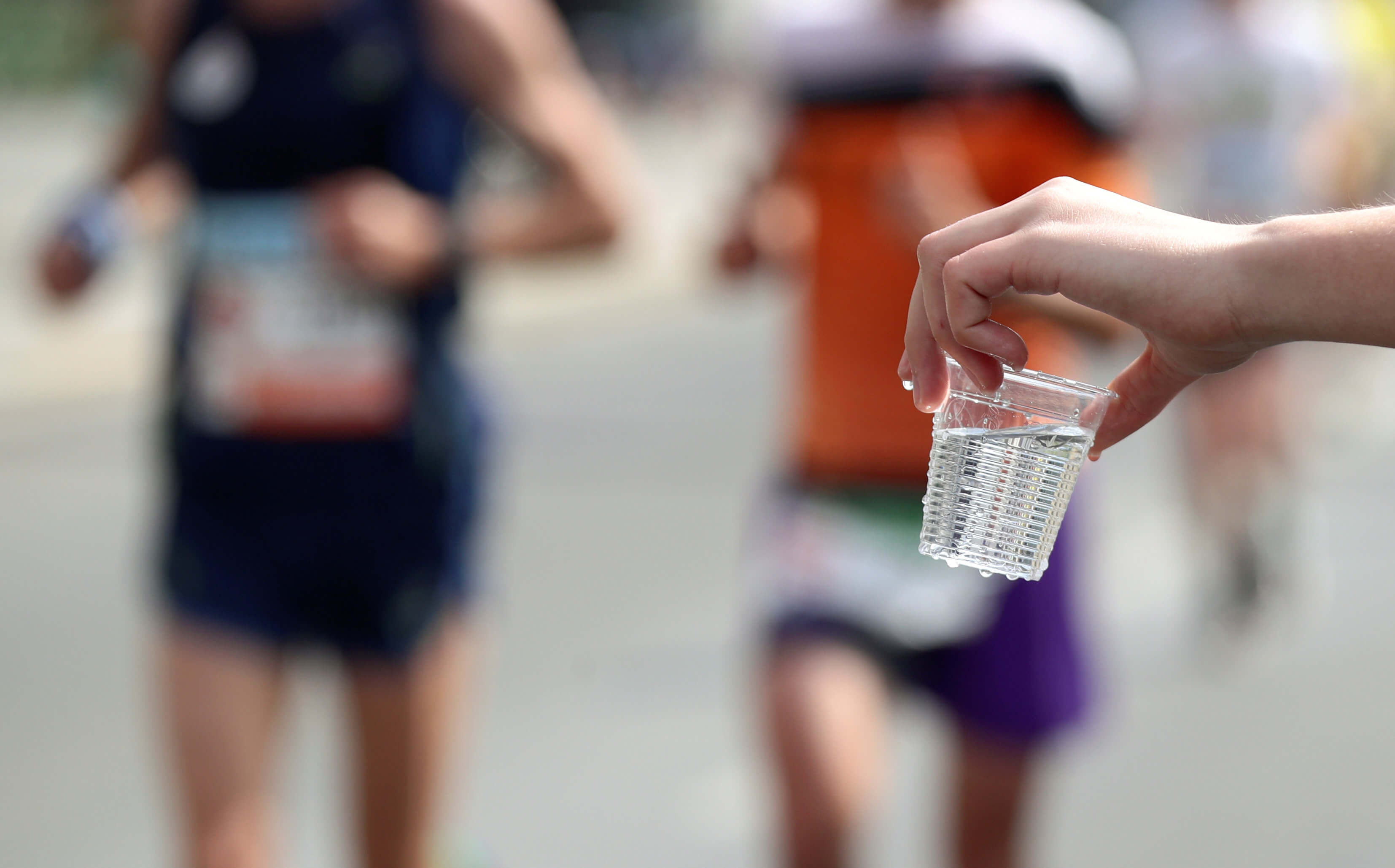 Μαραθώνιος Λονδίνου: Mε πρωτότυπο τρόπο θα πιουν νερό οι αθλητές! pic