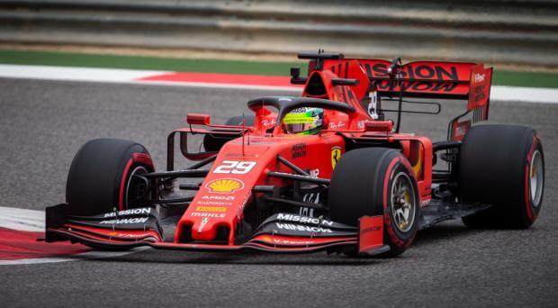 Ο μικρός Schumacher αφήνει υποσχέσεις, στις δοκιμές της Formula 1 στο Μπαχρέιν
