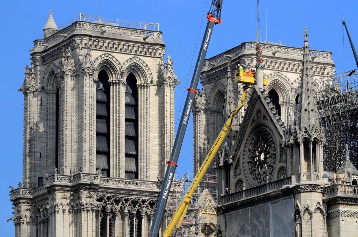 Παναγία των Παρισίων: Γκάλοπ για τη μορφή που πρέπει να έχει το στολίδι της Γαλλίας!
