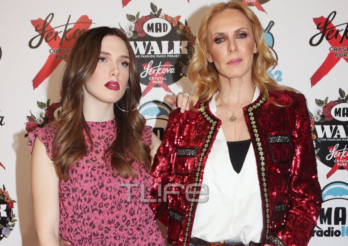 Το συγκινητικό μήνυμα της Εβελίνας Παπούλια μετά την εμφάνιση με την κόρη της στο Madwalk