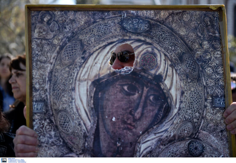 Θεσσαλονίκη: Λύθηκε το μυστήριο με την εικόνα της Παναγίας που βρέθηκε άθικτη μετά από φωτιά!