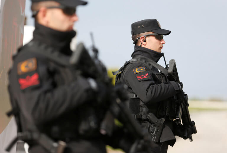 Τουρκία: Αστραπιαία επιχείρηση για τη σύλληψη επίδοξων μαχητών του ISIS
