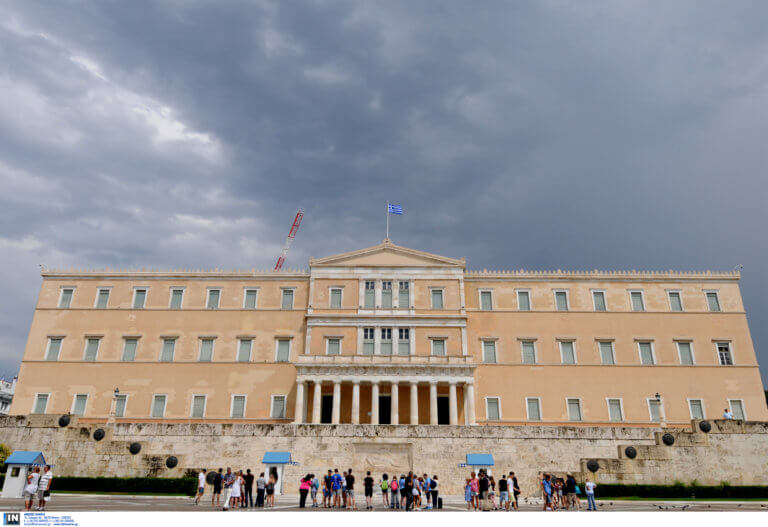 Bloomberg: Η Ελλάδα δεν κατέρρευσε, παρά τις αντίθετες προβλέψεις
