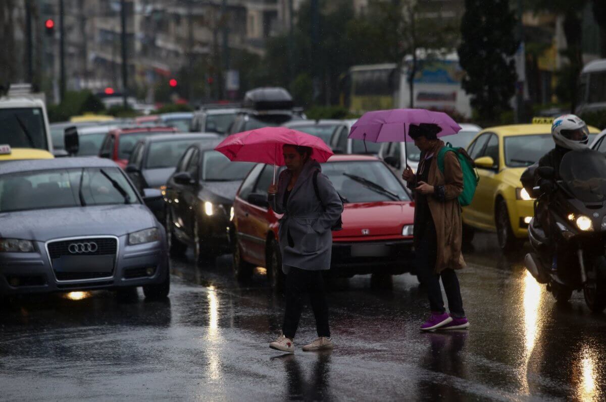 Καιρός σήμερα: Βροχές και καταιγίδες – Πότε θα βελτιωθεί