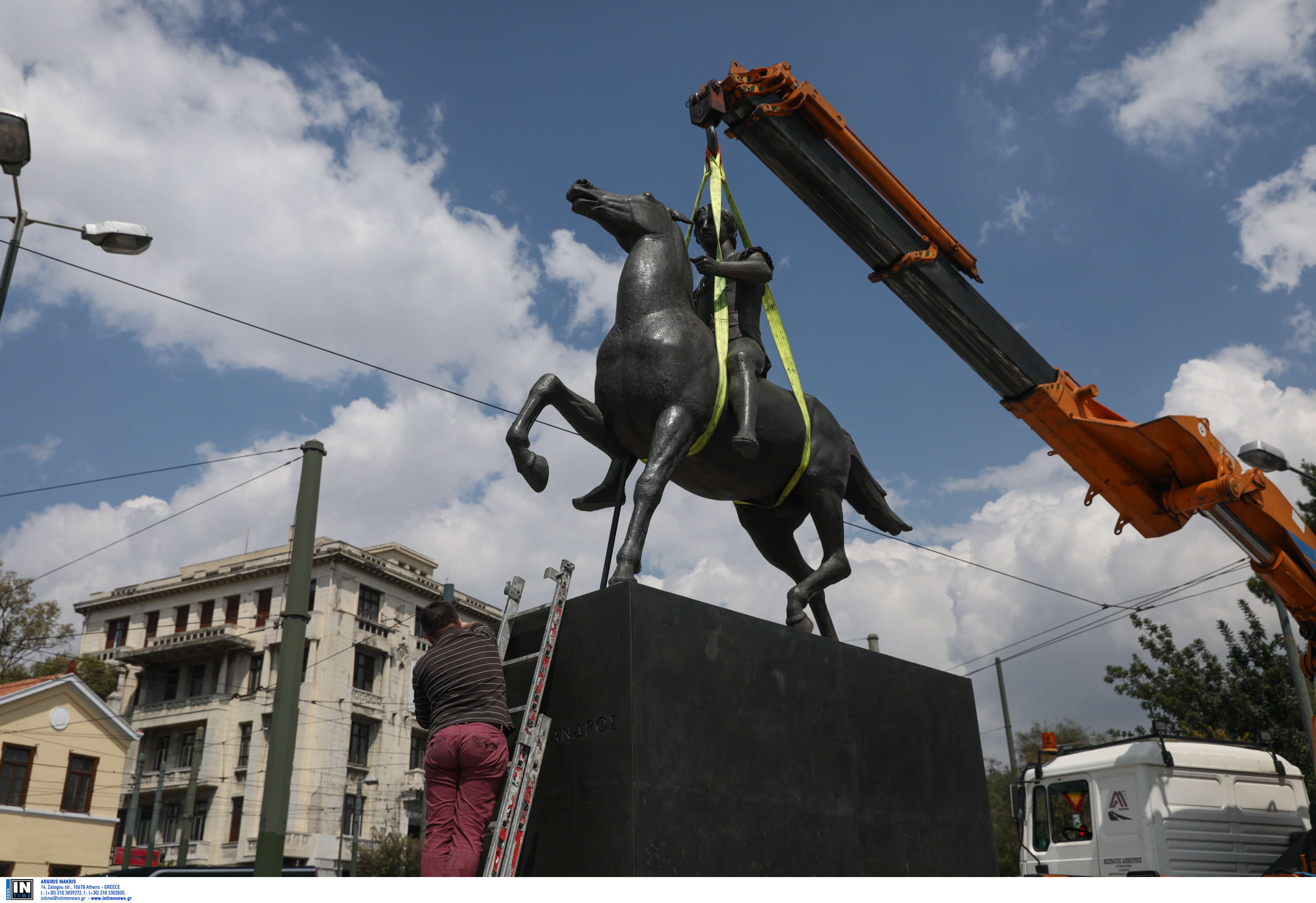 Άγαλμα του Μεγάλου Αλεξάνδρου τοποθετήθηκε στο κέντρο της Αθήνας [pics]