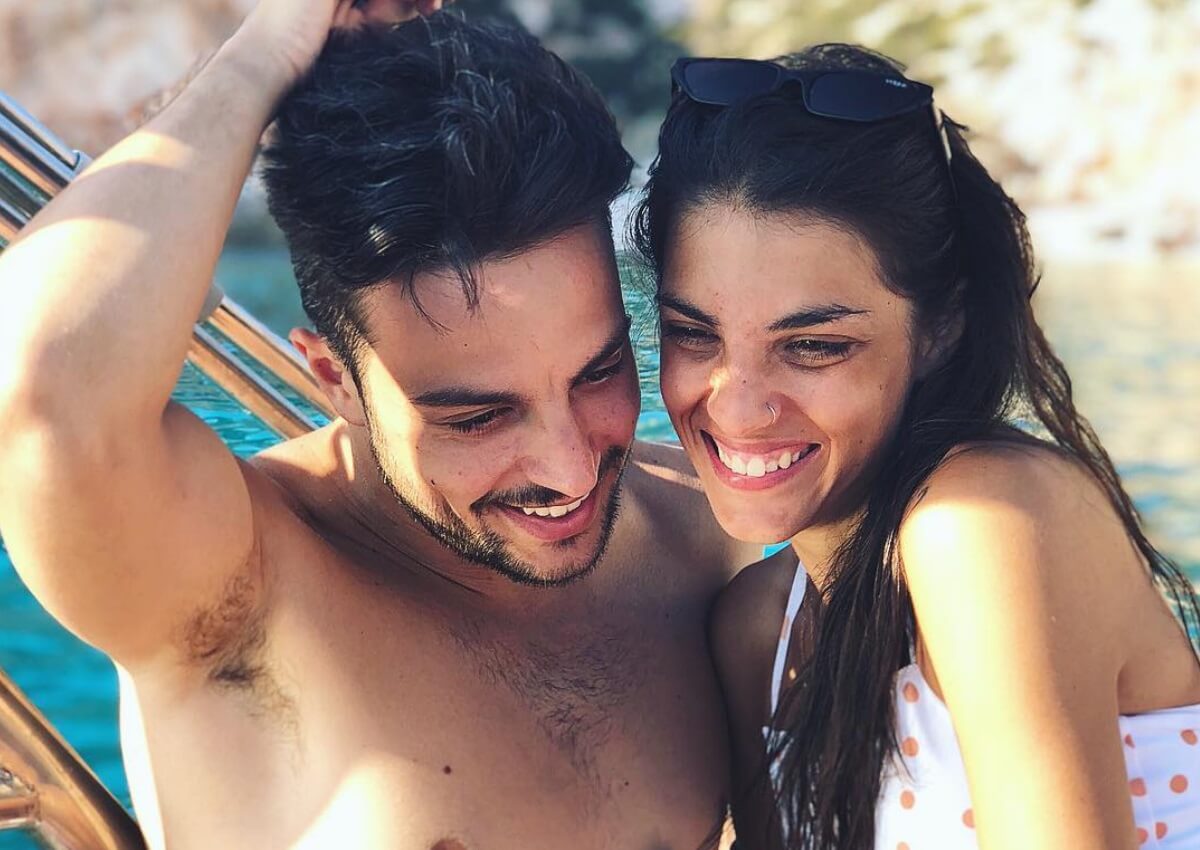 Άννα Μαρία Βέλλη: Ποζάρει γυμνή στην παραλία, αγκαλιά με τον Άρη Μακρή! [pic]