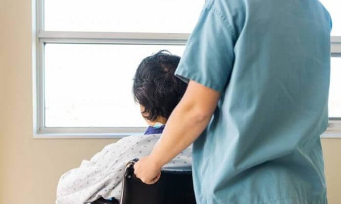 Συνέλαβαν «μαϊμού» αποκλειστικές σε νοσοκομείο