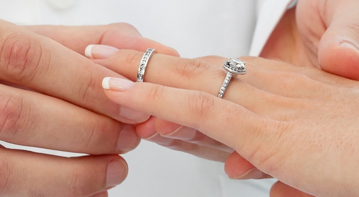 Ποιος πασίγνωστος Έλληνας ηθοποιός έκανε 17 αρραβώνες και κανέναν γάμο;