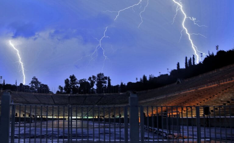 Καιρός: «Μούσκεμα» την Δευτέρα! Βροχές, καταιγίδες, χαλάζι!