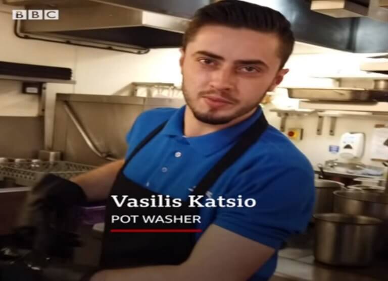 Το BBC υποκλίνεται στον «Vasilis» που πλένει πιάτα σε πανάκριβο εστιατόριο! video