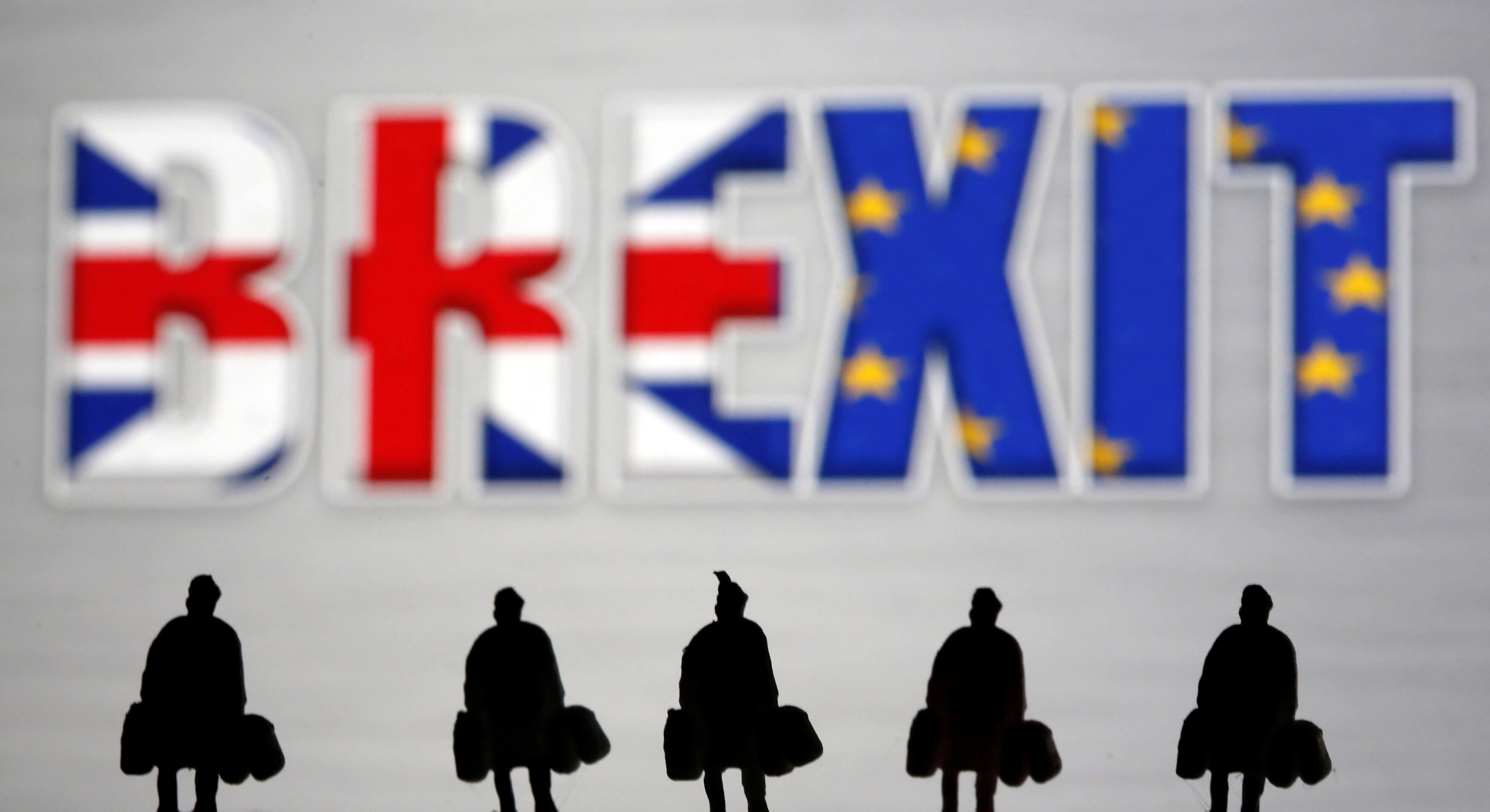 Brexit: Όλα τα σενάρια μετά την παραίτηση Μέι