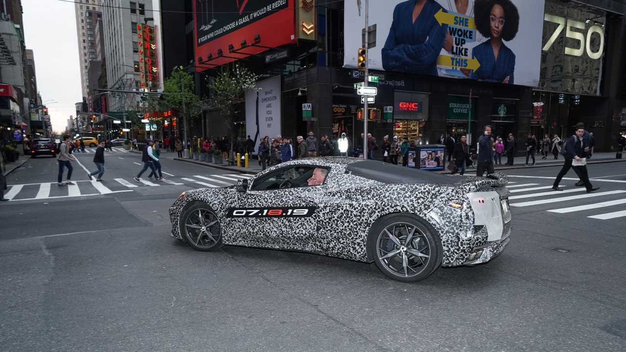 Ντεμπούτο της κεντρομήχανης Chevrolet Corvette τον Ιούλιο [vid]