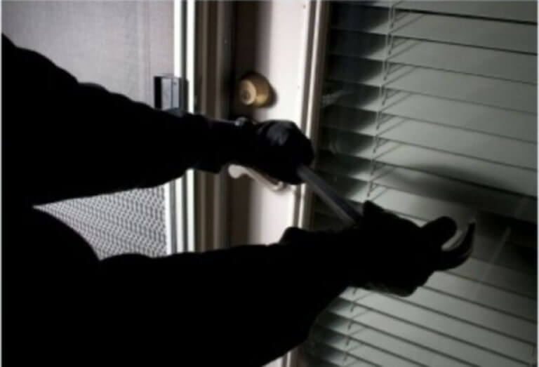 Κινέτα: Χειροπέδες σε σπείρα που «άδειαζε» σπίτια – Πάνω από 24 διαρρήξεις