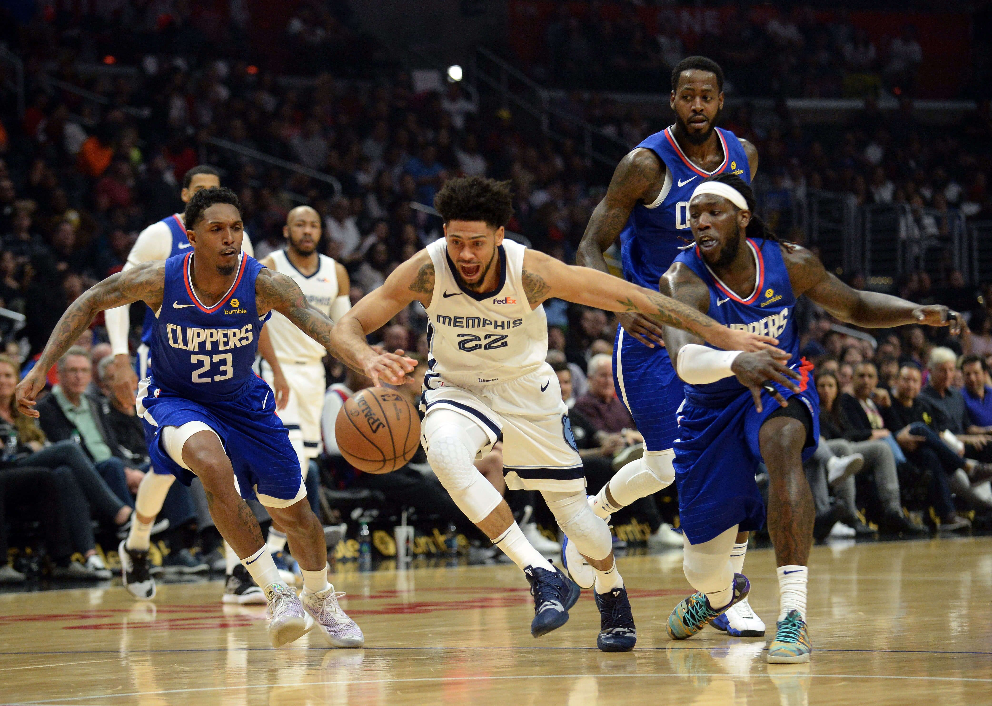 NBA: Οι Ντόρσεϊ και Μήτρου-Λονγκ νίκησαν τους Αντετοκούνμπο και Κουφό – video