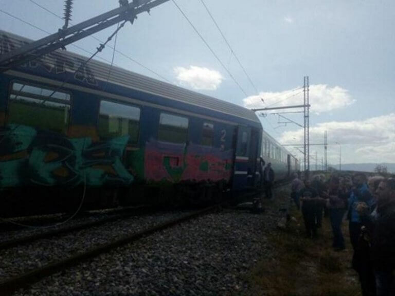 Λαχτάρησαν οι επιβάτες του Intercity! Εκτροχιάστηκαν δυο βαγόνια μετά τον σταθμό Παλαιοφαρσάλου [pics]
