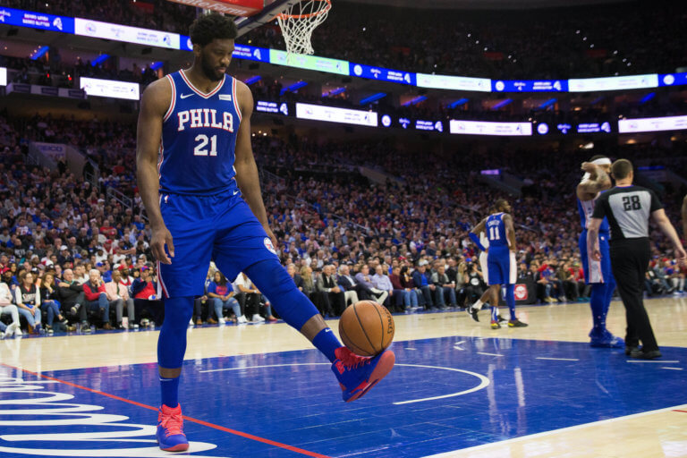NBA: Τον ισοπέδωσε! «Φονική» αγκωνιά του Εμπίιντ στον Άλεν – video