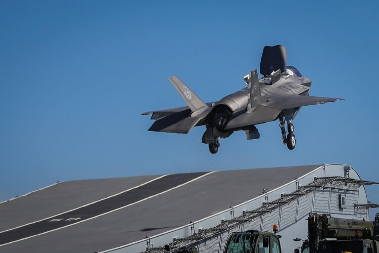 Μείωση του κόστους των μαχητικών F-35 υπόσχονται οι Αμερικανοί κατασκευαστές