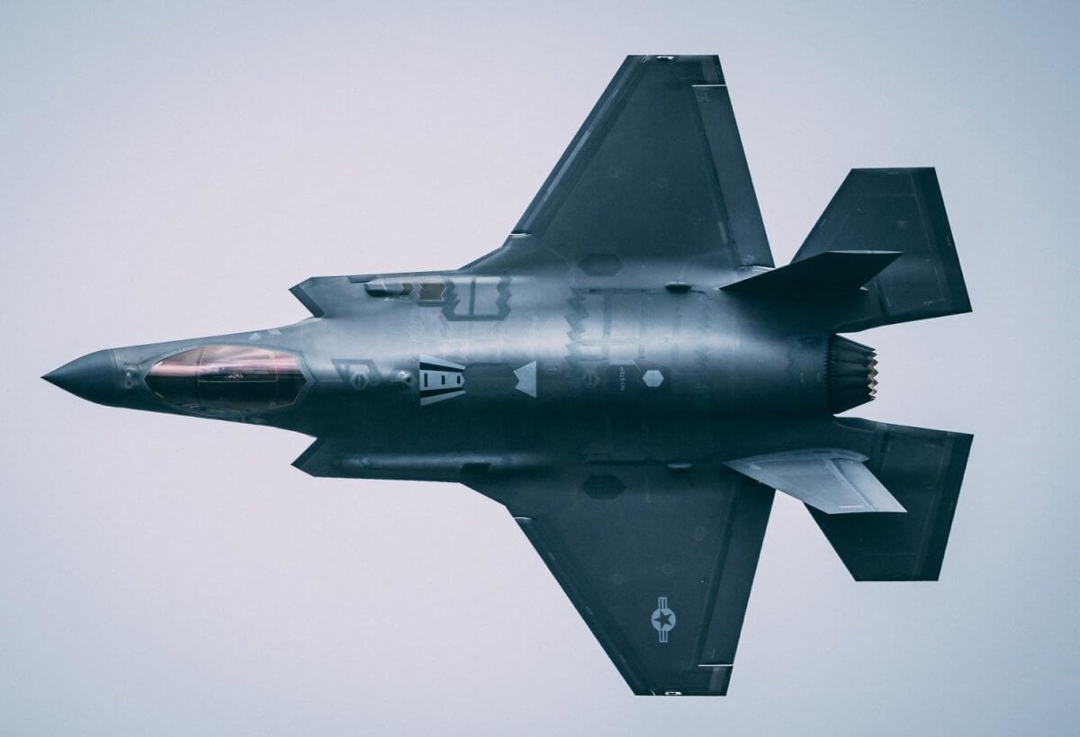 Έτσι βομβαρδίζει ένα μαχητικό F-35! [vid]
