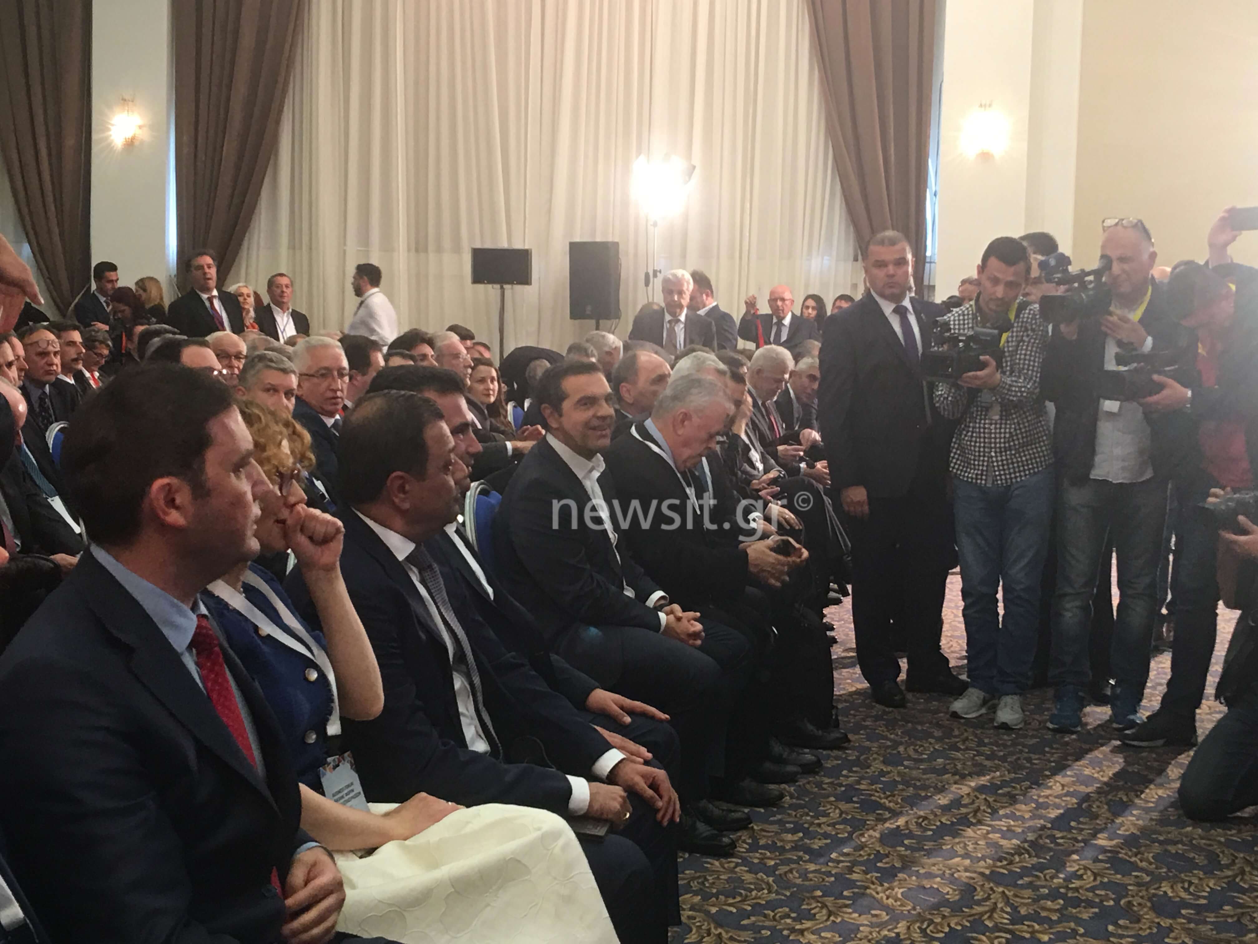 Τσίπρας στα Σκόπια: Λεπτό προς λεπτό η ιστορική επίσκεψη του πρωθυπουργού