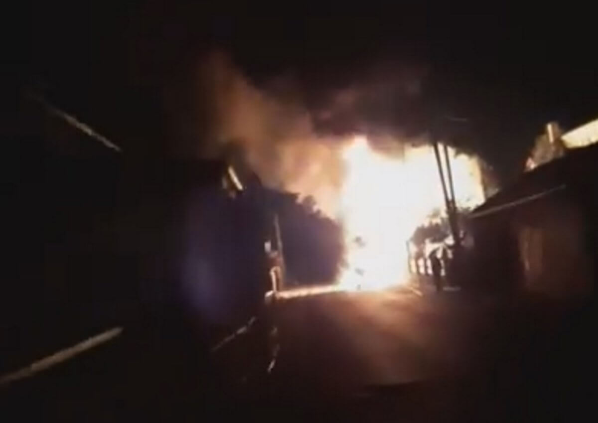 Κιλκίς: Ταυτόχρονη φωτιά σε βενζινάδικο και βυτιοφόρο – Οι εικόνες που προκάλεσαν πανικό – video
